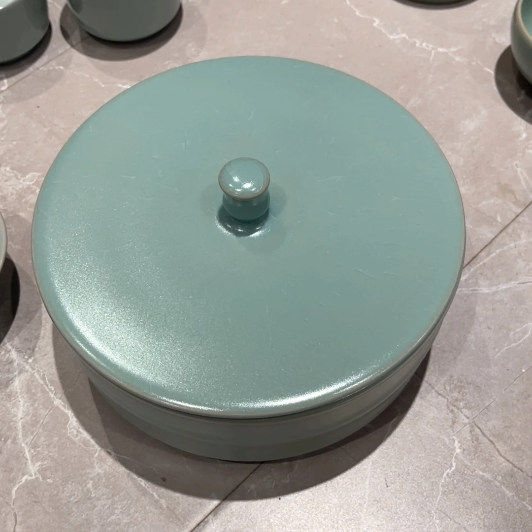 笨***孩瓷杯子仿古的风格也有着一副