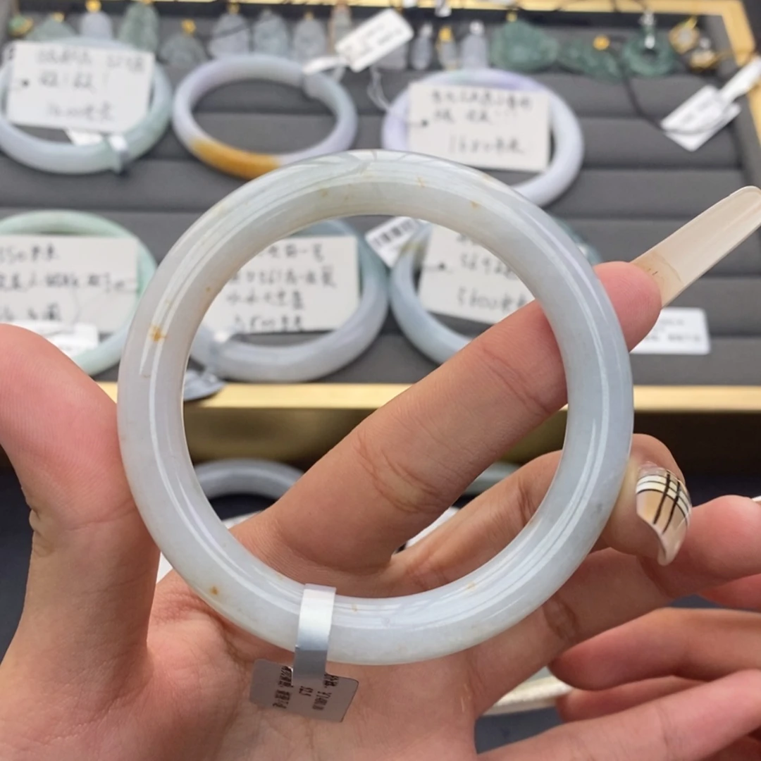 【闪购商品】未镶嵌手镯翡翠