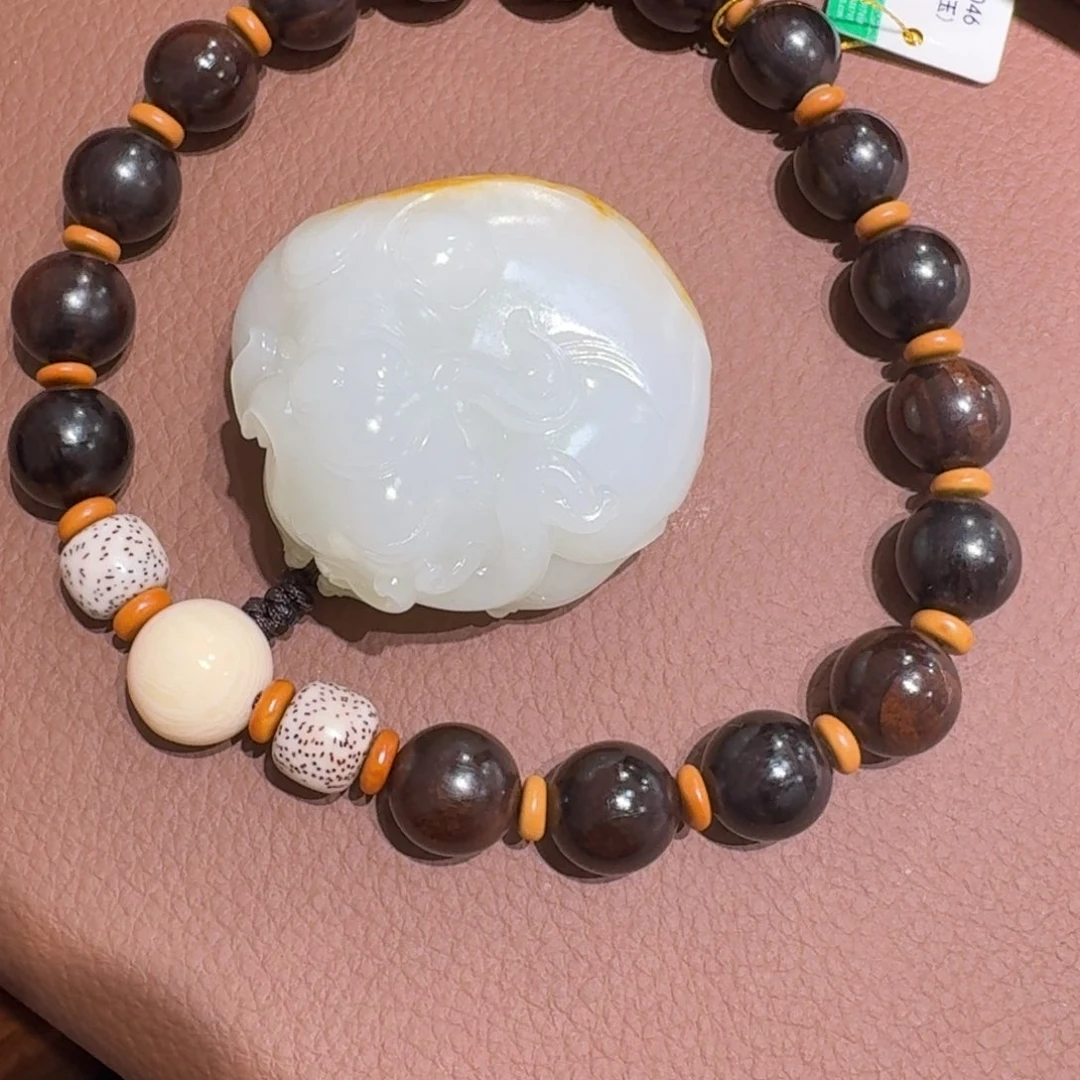 慕***尧颈饰未镶嵌和田玉
