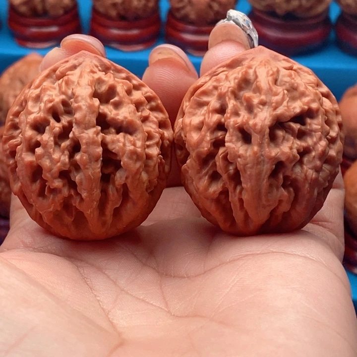 核桃精品文玩核桃手捻水波龙纹