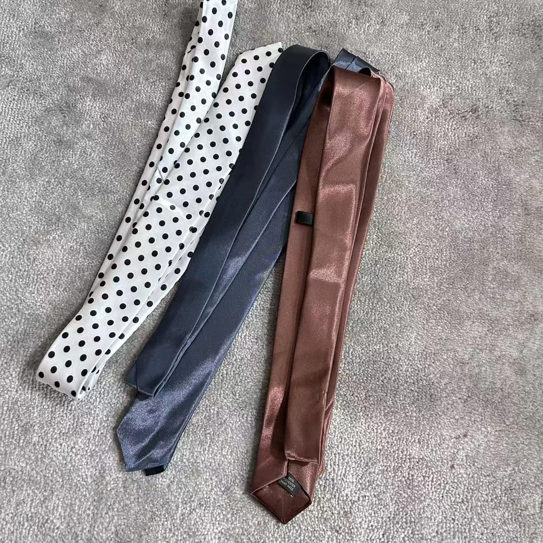 2025秋冬新款轻质风奢华风格纹英伦风领带2EJ1002