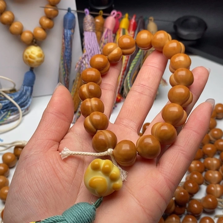 吊坠猴头核桃屁桃