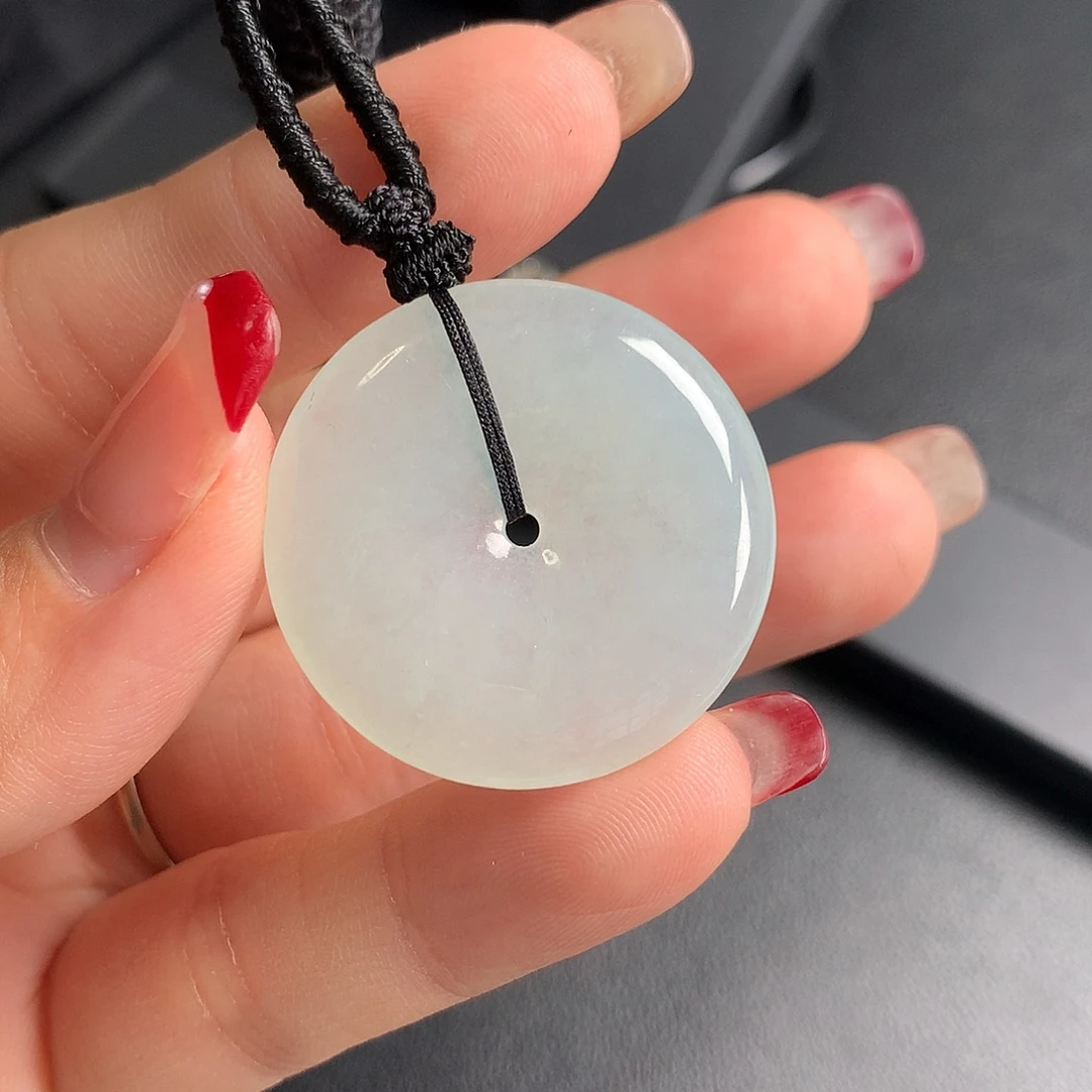 迟***抱翡翠未镶嵌颈饰平安扣