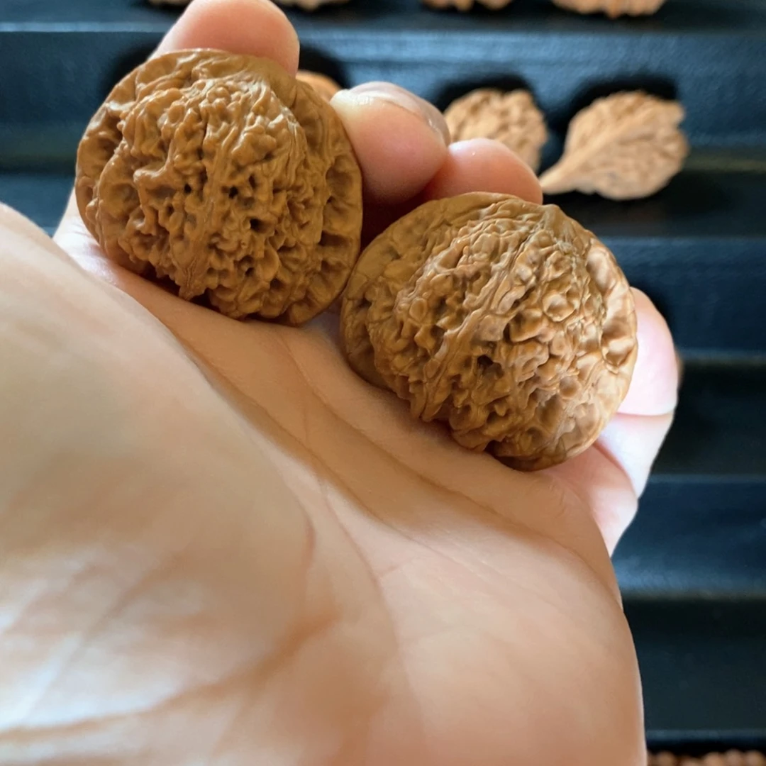 桃核把件山地龙洞裕42