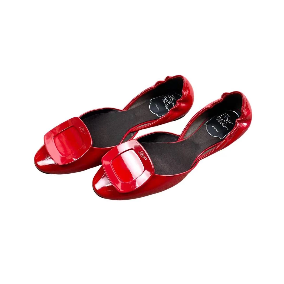 全新未使用 Roger Vivier/罗杰·维威耶 红色漆皮平底鞋 36码
