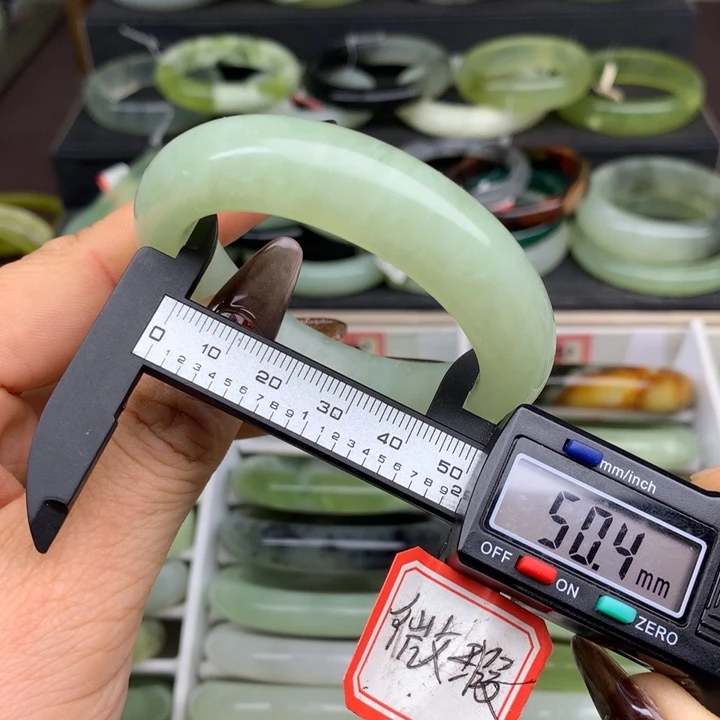 蛇纹石玉未镶嵌手镯539