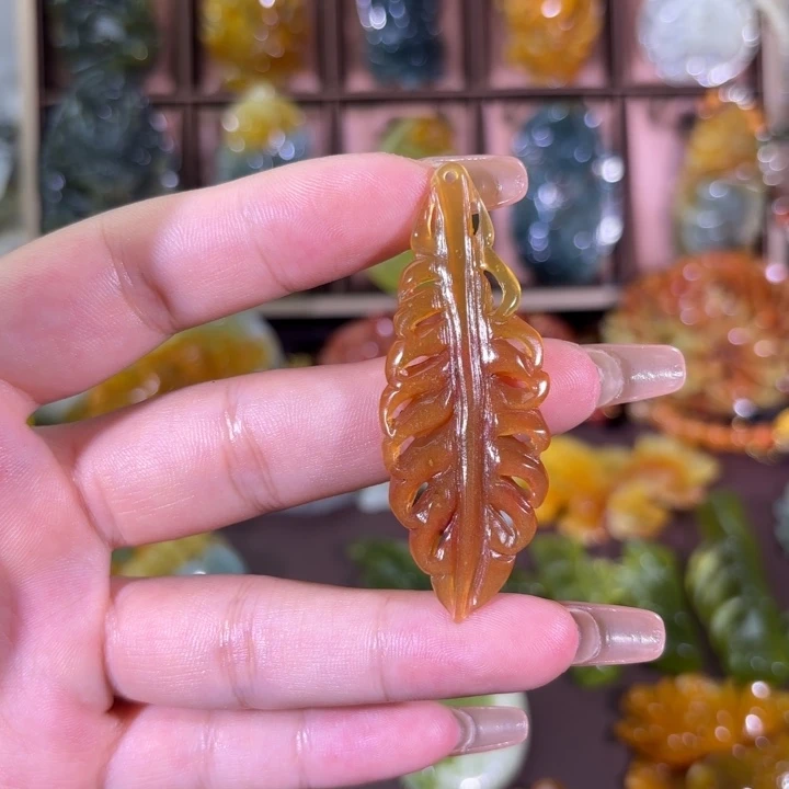 未镶嵌蛇纹石玉颈饰