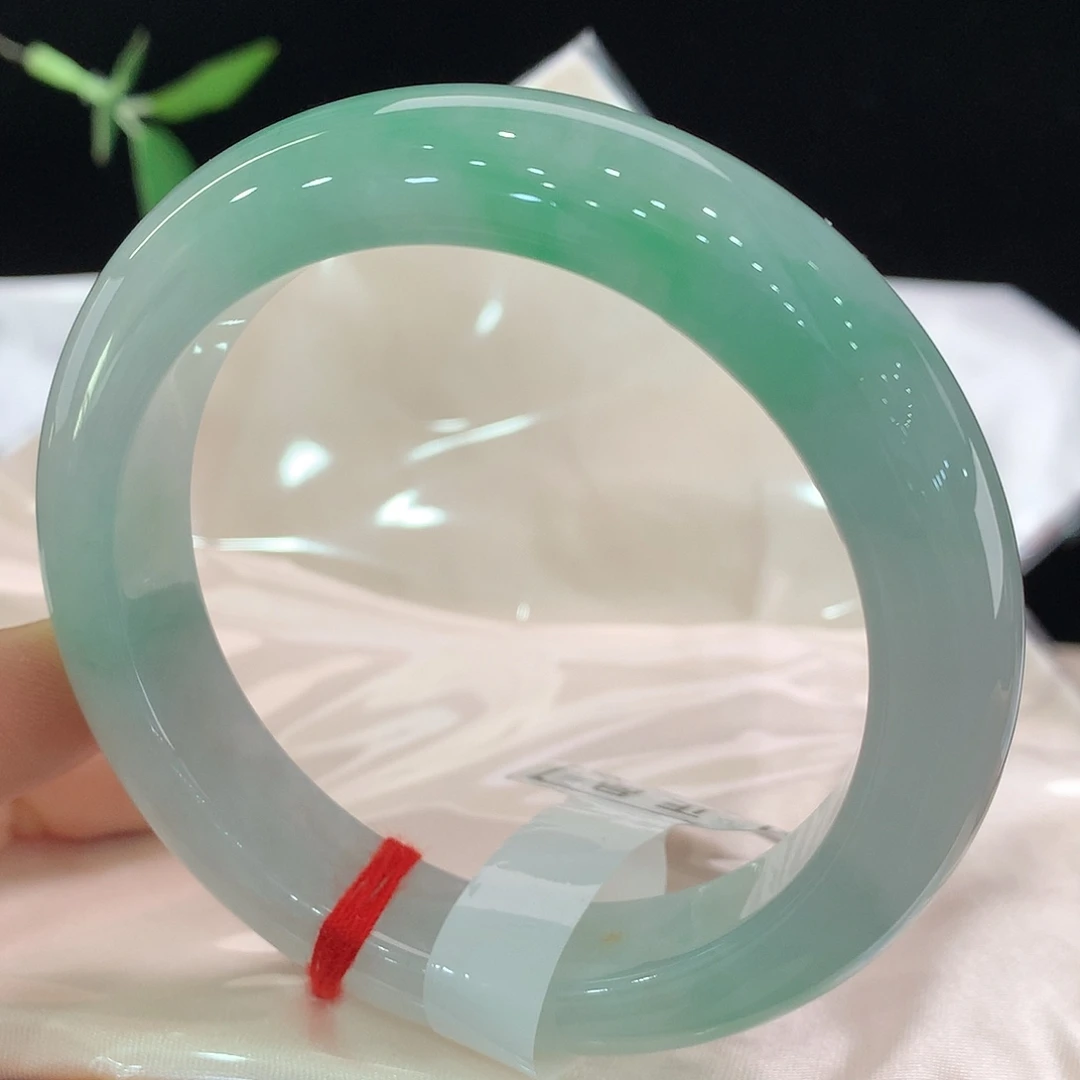 翡翠未镶嵌手镯微瑕0964