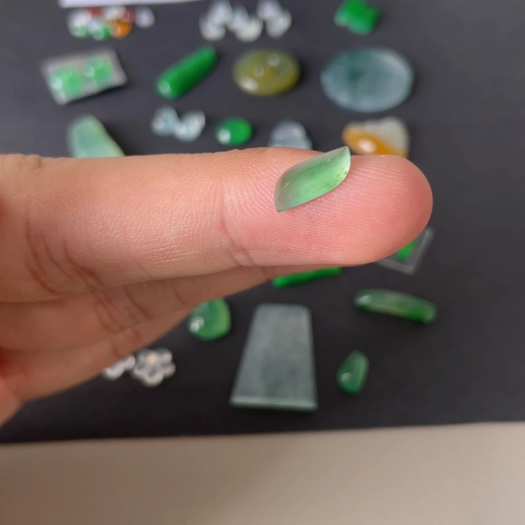 翡翠未镶嵌颈饰苏**冰翡翠珠宝翡翠珠宝