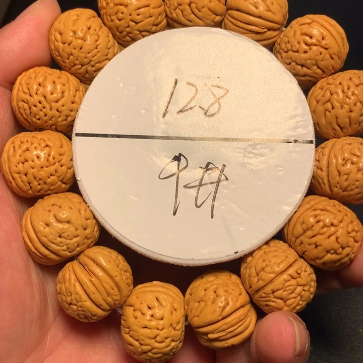 手串桃核9号健健康康了