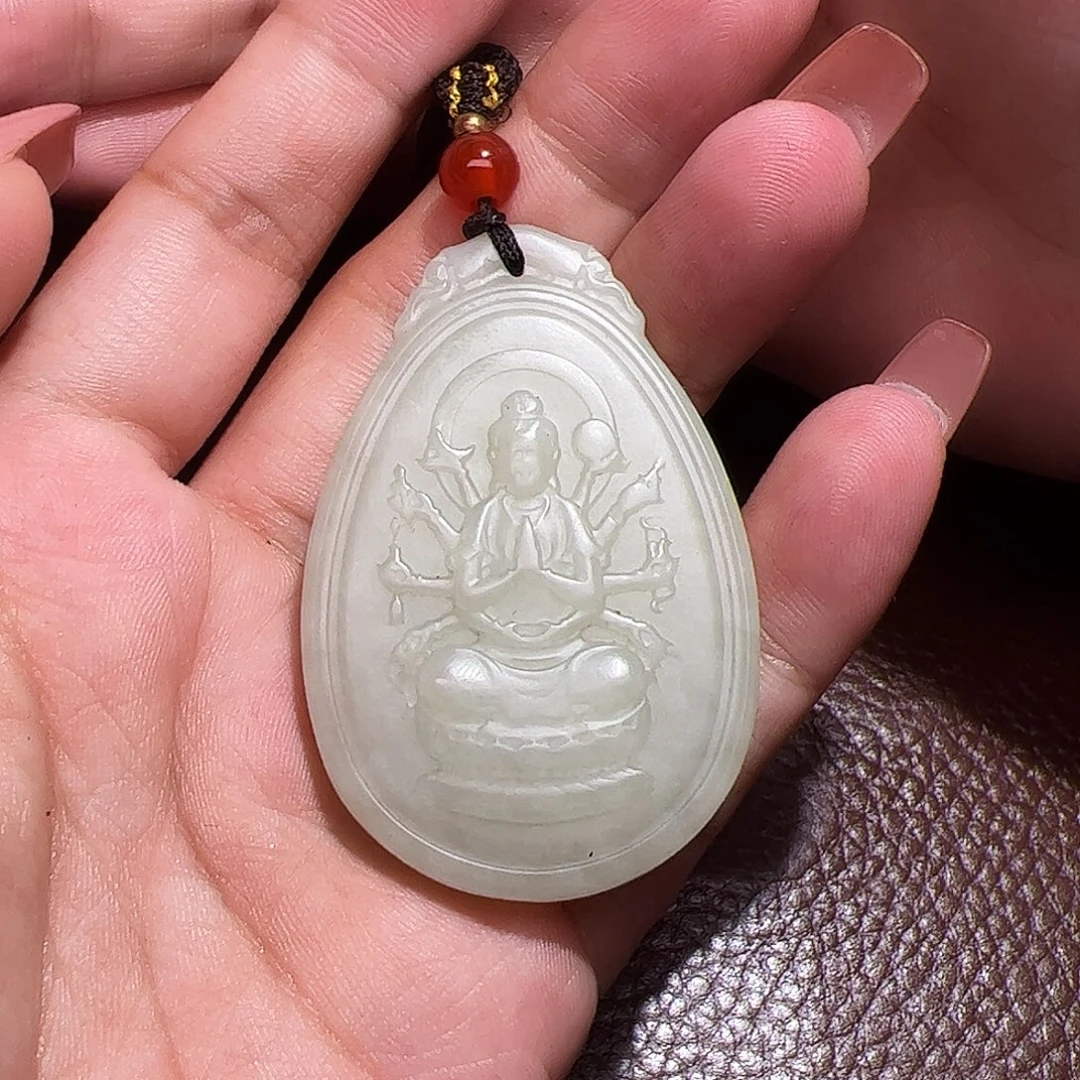 杨***生和田玉未镶嵌颈饰