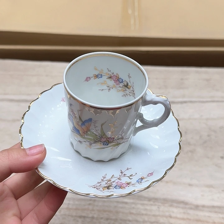 瓷片瓷器。