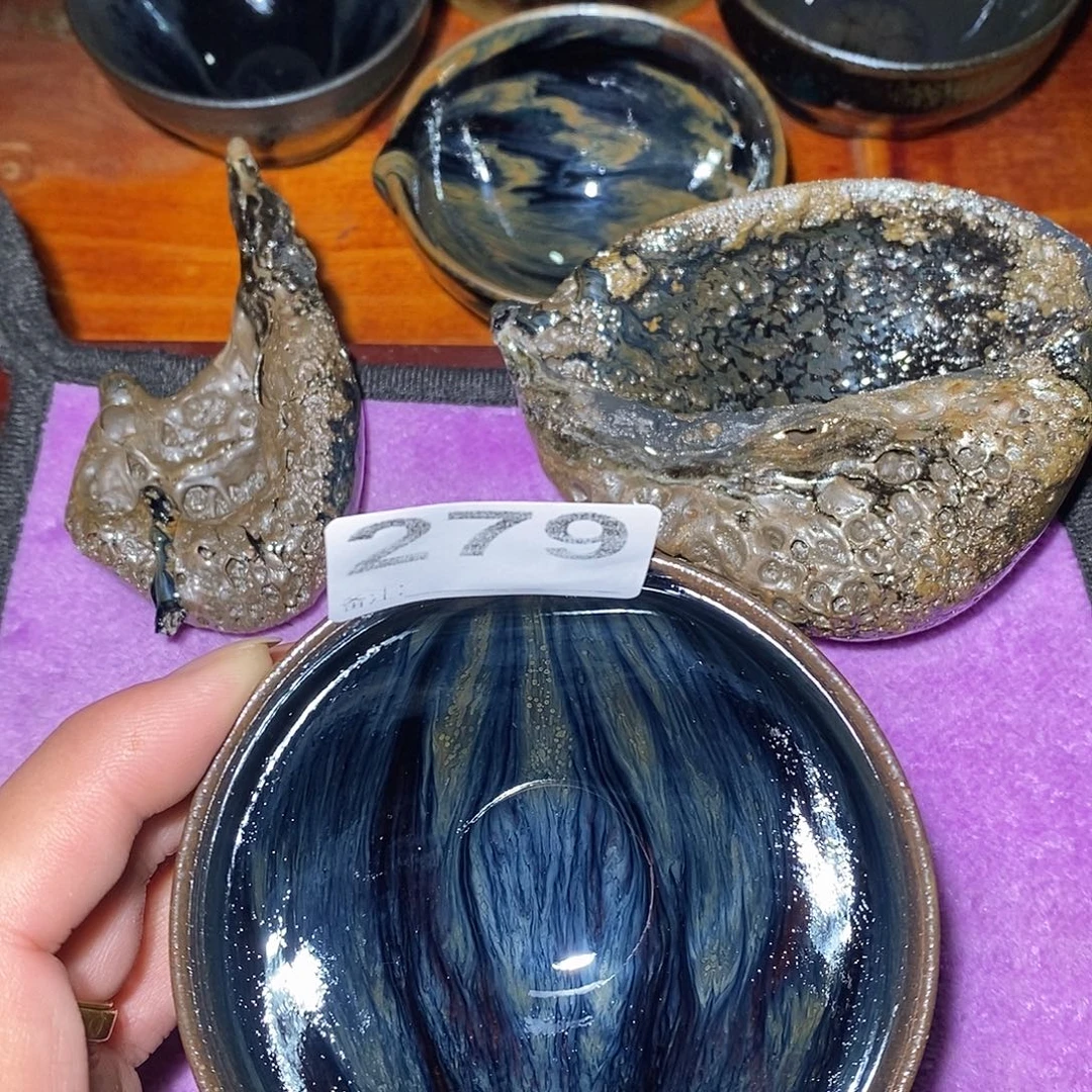 L***m哈哈哈哈哈哈哈哈279