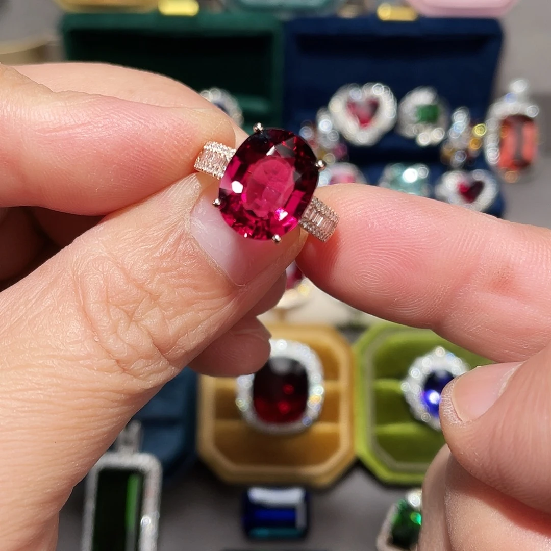 18K金镶嵌碧玺戒指6.2ct