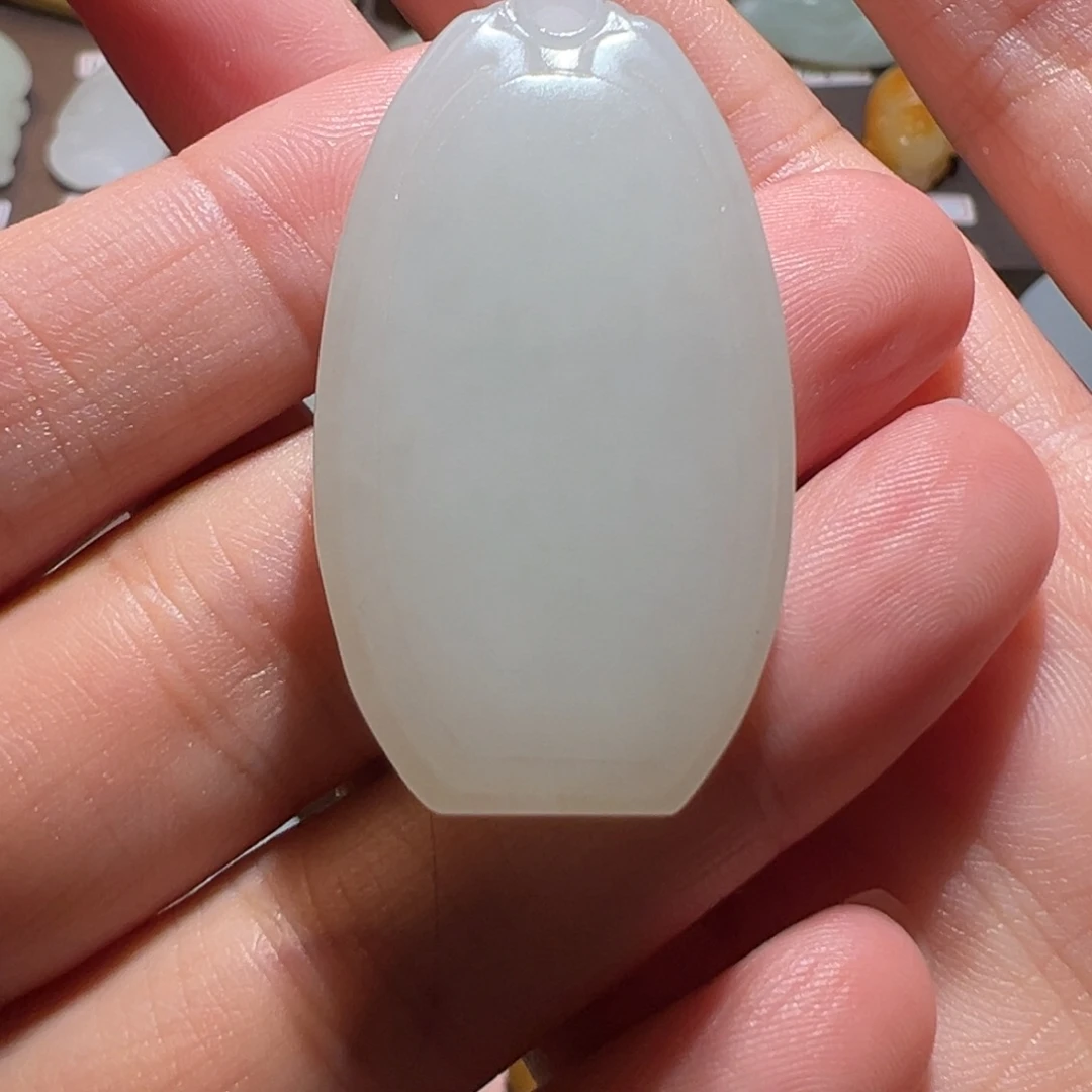 和田玉未镶嵌颈饰谨*