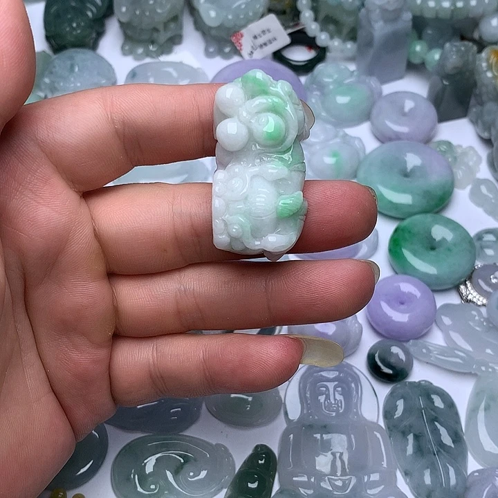 翡翠未镶嵌颈饰天然翡翠