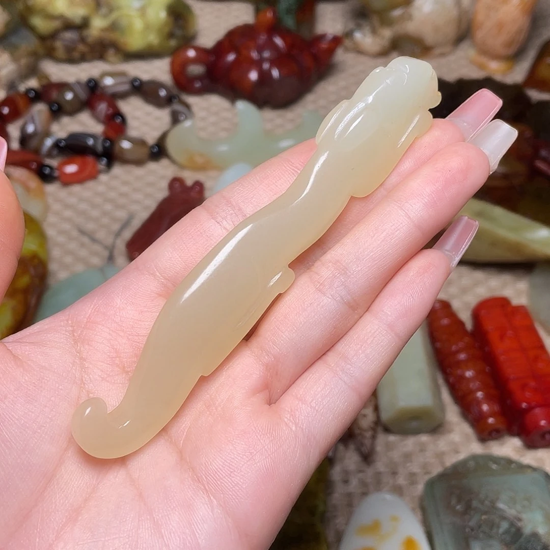 蛇纹石玉未镶嵌如图