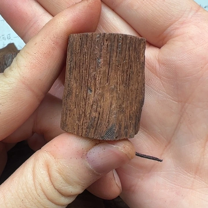 藤类降真香随形吊坠大小不一