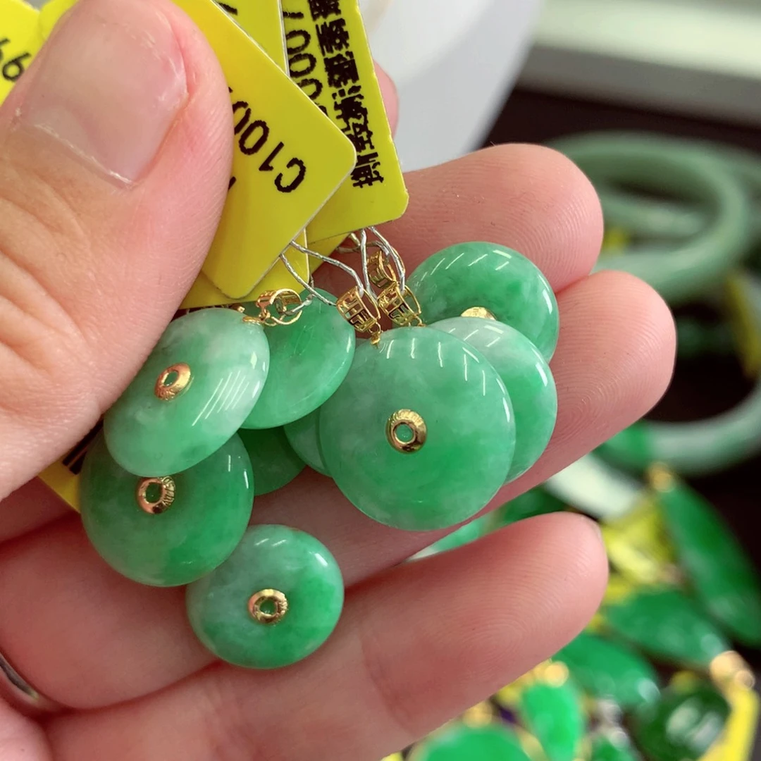 翡翠18K金镶嵌吊坠(不含链)多样性发货选其一