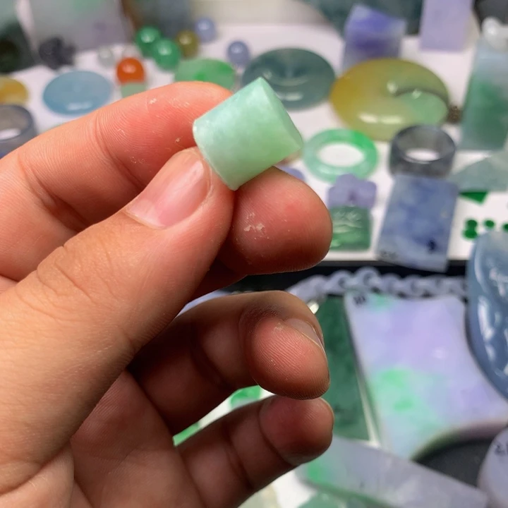 翡翠未镶嵌挂件料子