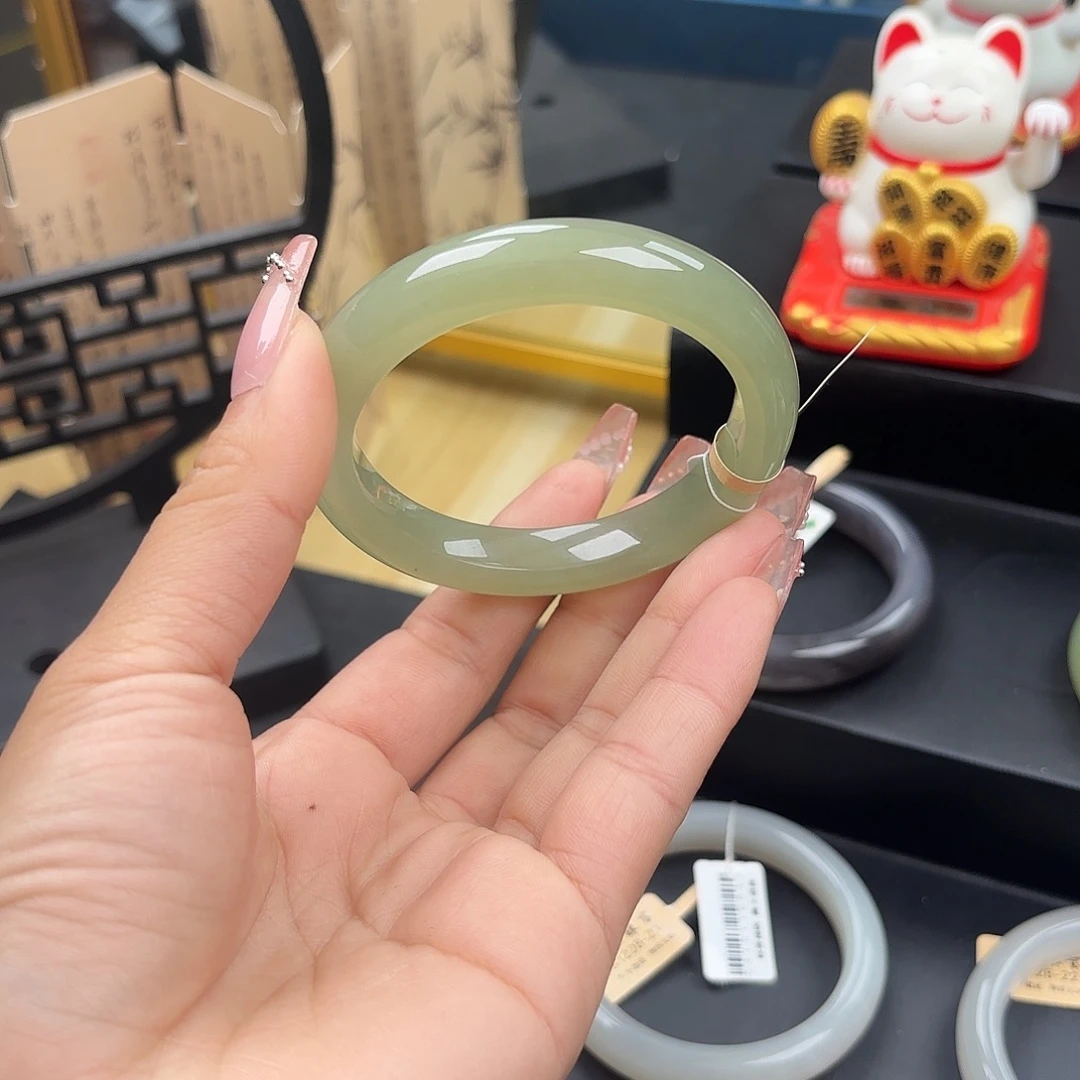 和田玉（糖玉）未镶嵌手镯