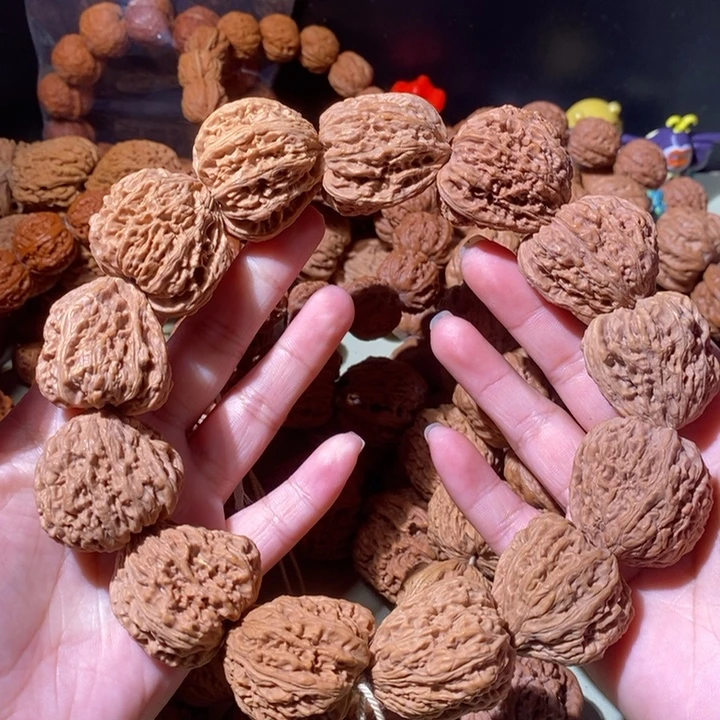 文玩核桃手串……37