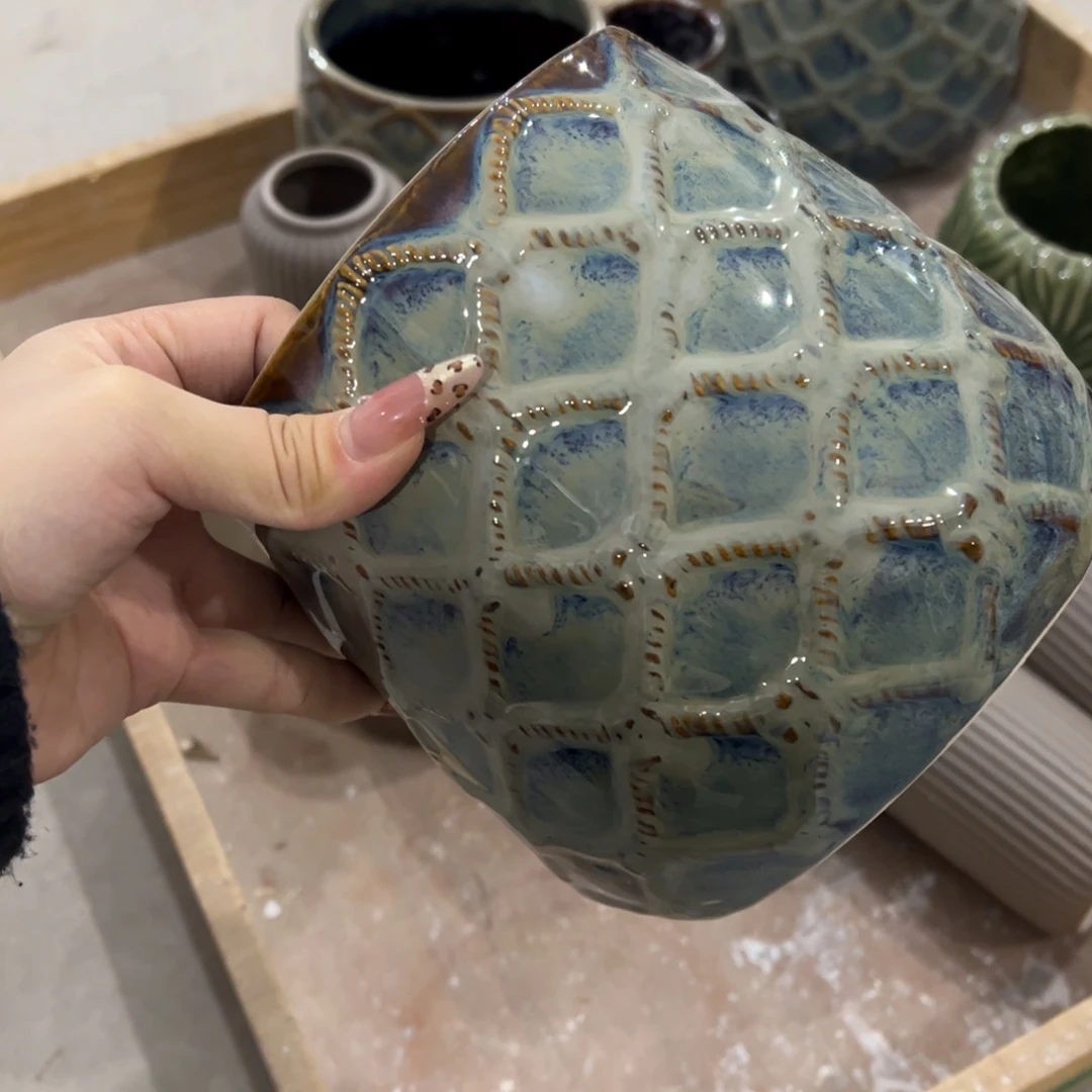 有孔陶瓷花盆，满10米包邮发货