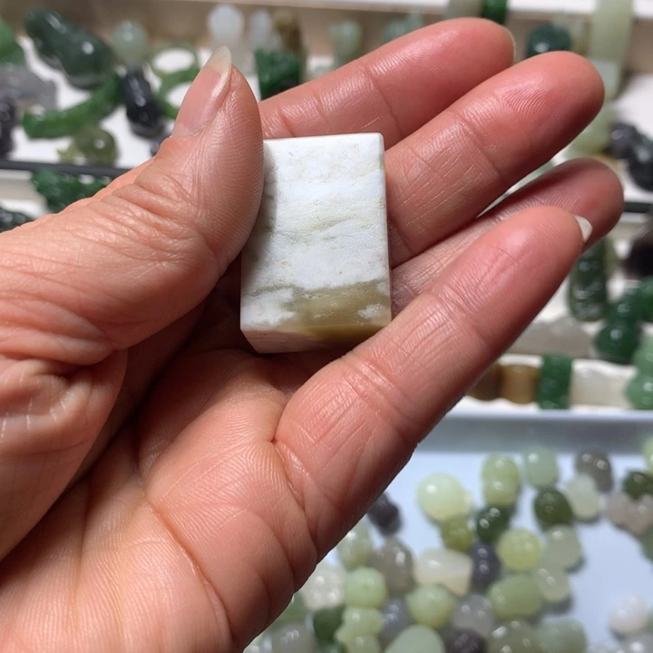 和田玉（糖玉）未镶嵌珠宝奇石