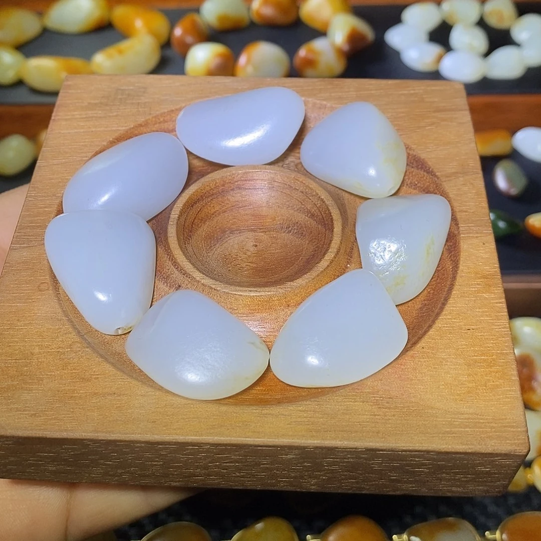 和田玉未镶嵌手串