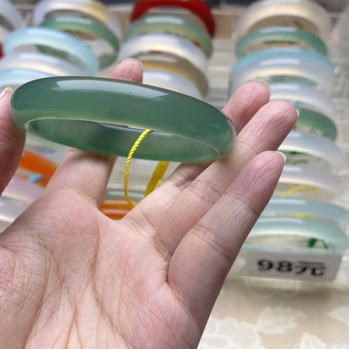 手镯玛瑙/玉髓未镶嵌