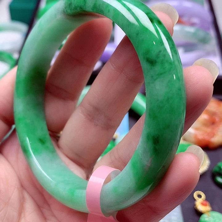 翡翠未镶嵌手镯翡翠