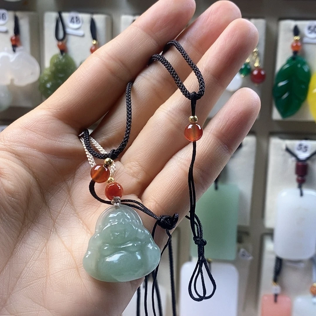 昵***崽石英质玉合金颈饰