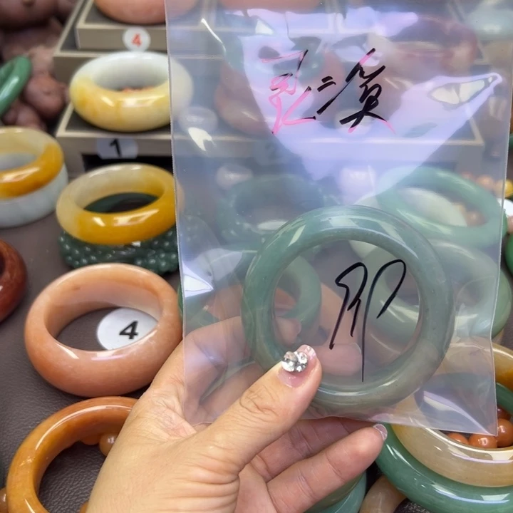 未镶嵌手镯石英岩玉?****、