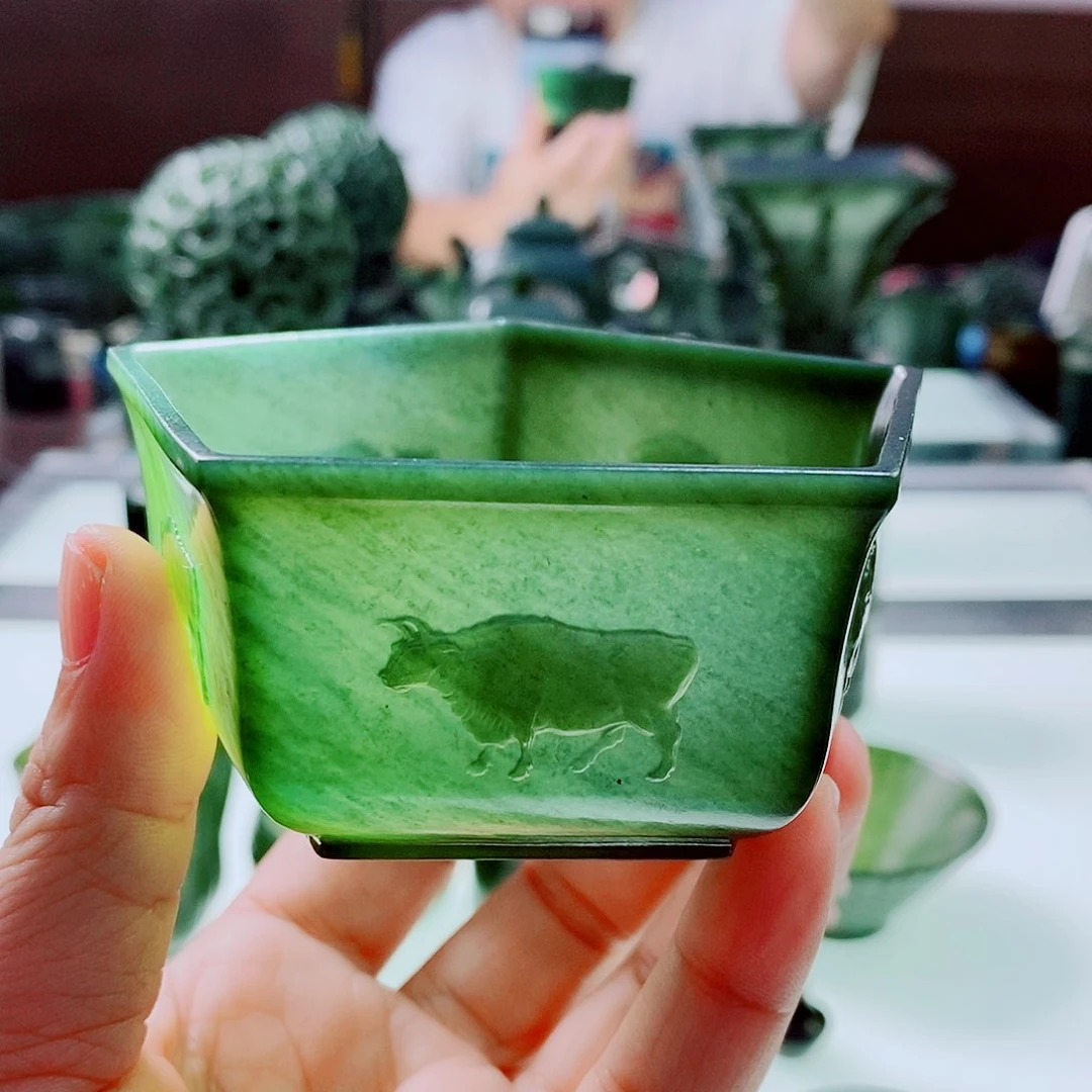 未镶嵌和田玉（青玉）摆件微瑕