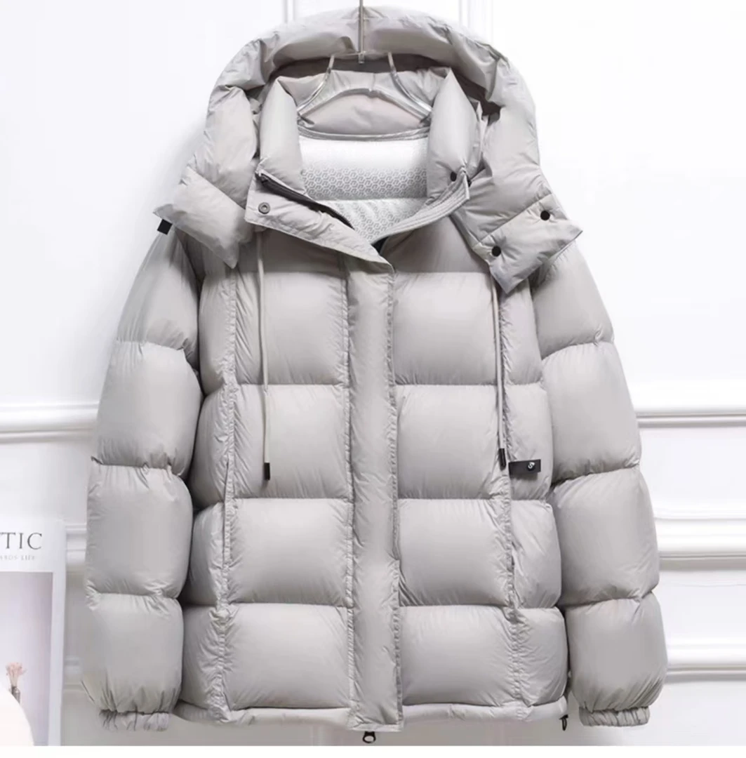 羽绒服女短款2025冬季新款时尚百搭连帽加厚保暖面包款外宽松