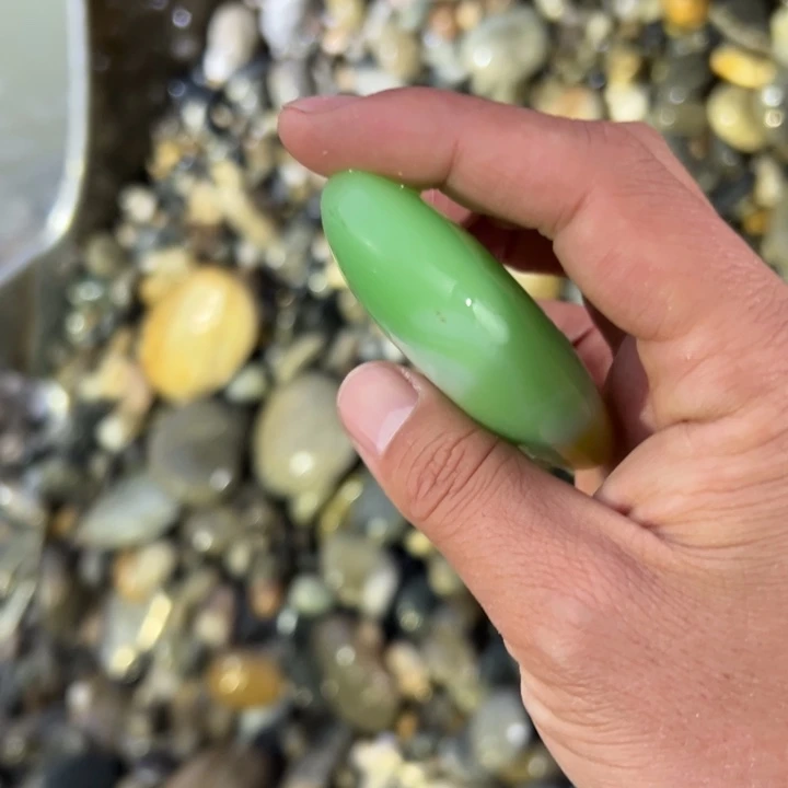 和田玉（糖玉）未镶嵌珠宝奇石