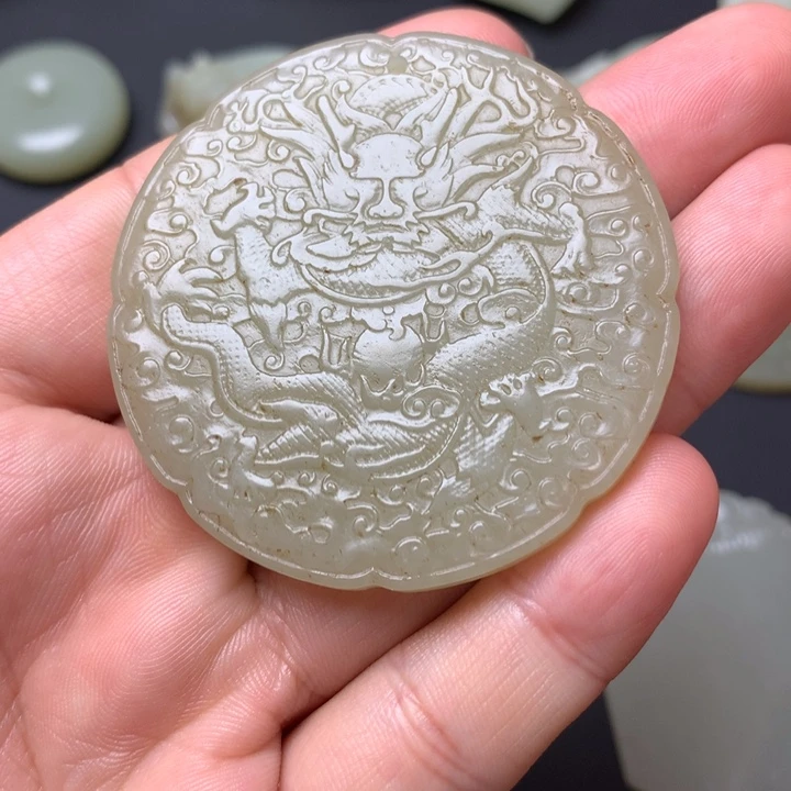 和田玉未镶嵌颈饰