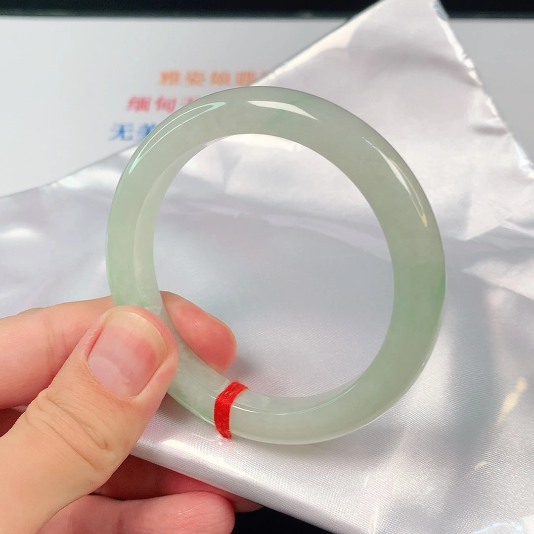 翡翠手镯未镶嵌翡翠手镯1584