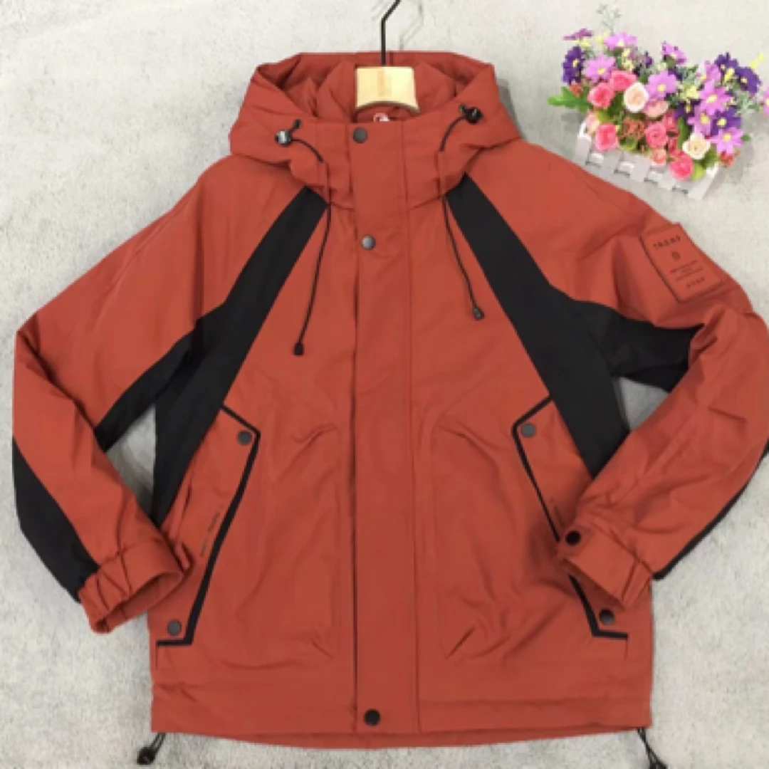 连帽百搭时尚羽绒服