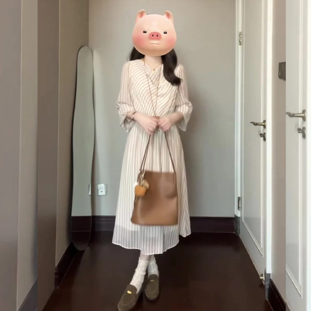 2025新款荡领条纹气质收腰长裙早秋韩系穿搭高级感长袖连衣裙子女