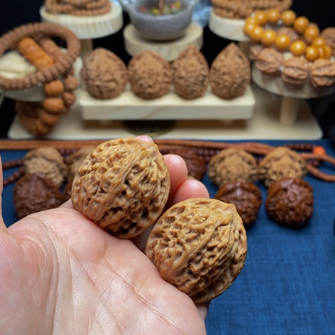 吊坠桃核野生瑞羽狮子35