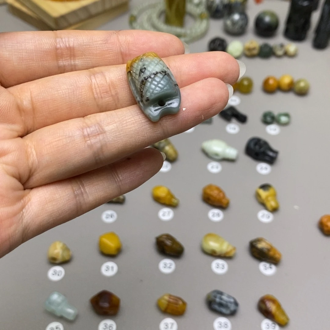 蛇纹石玉未镶嵌配饰芬**织