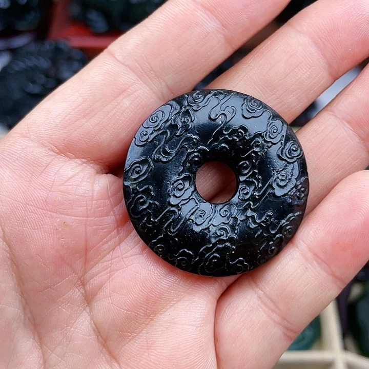 蛇纹石玉未镶嵌挂件