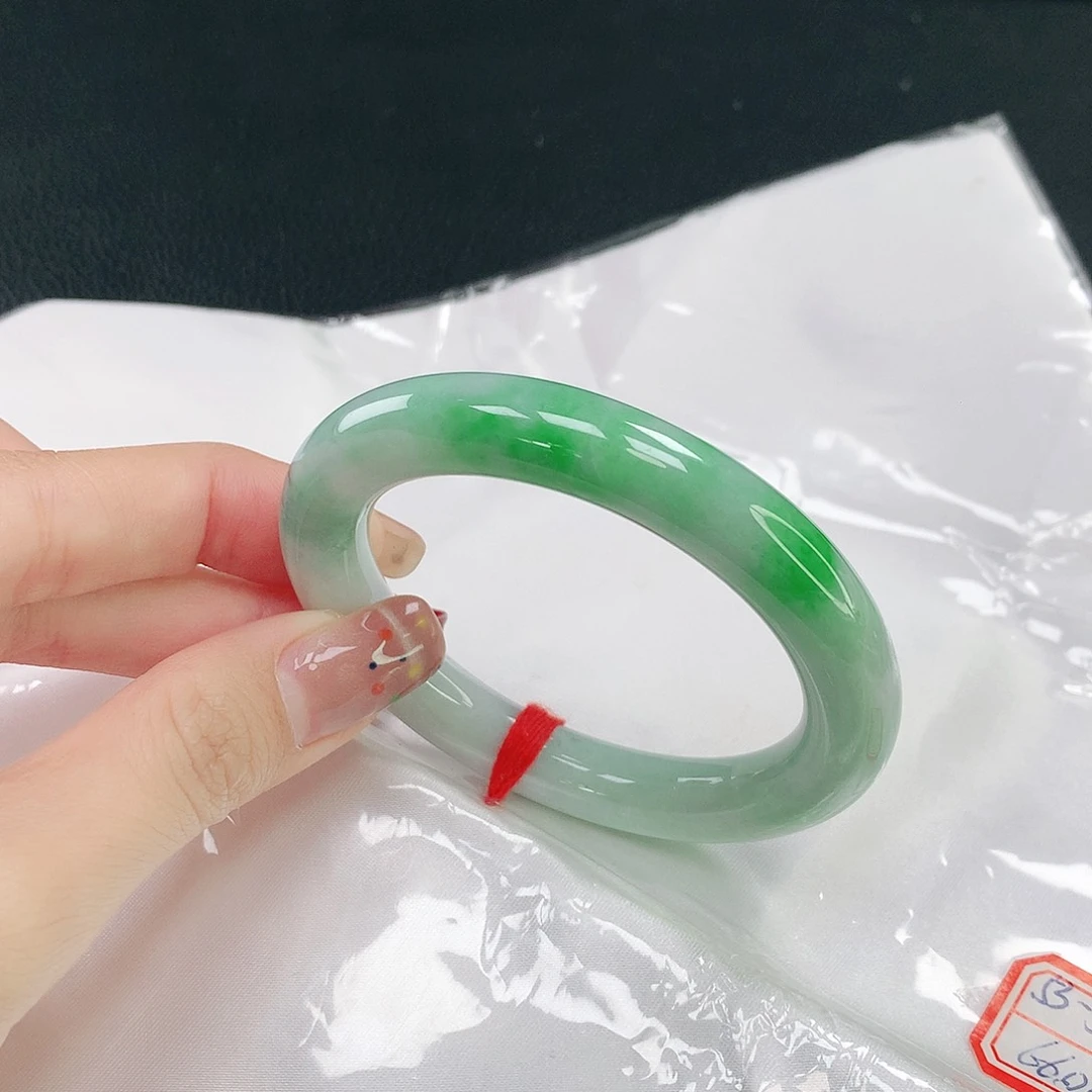 未镶嵌手镯翡翠064
