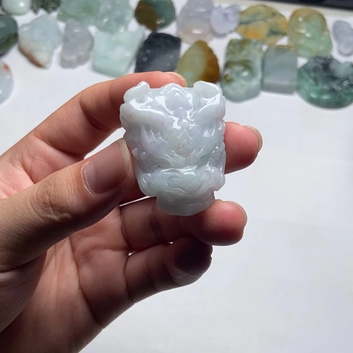 翡翠未镶嵌颈饰龙头22