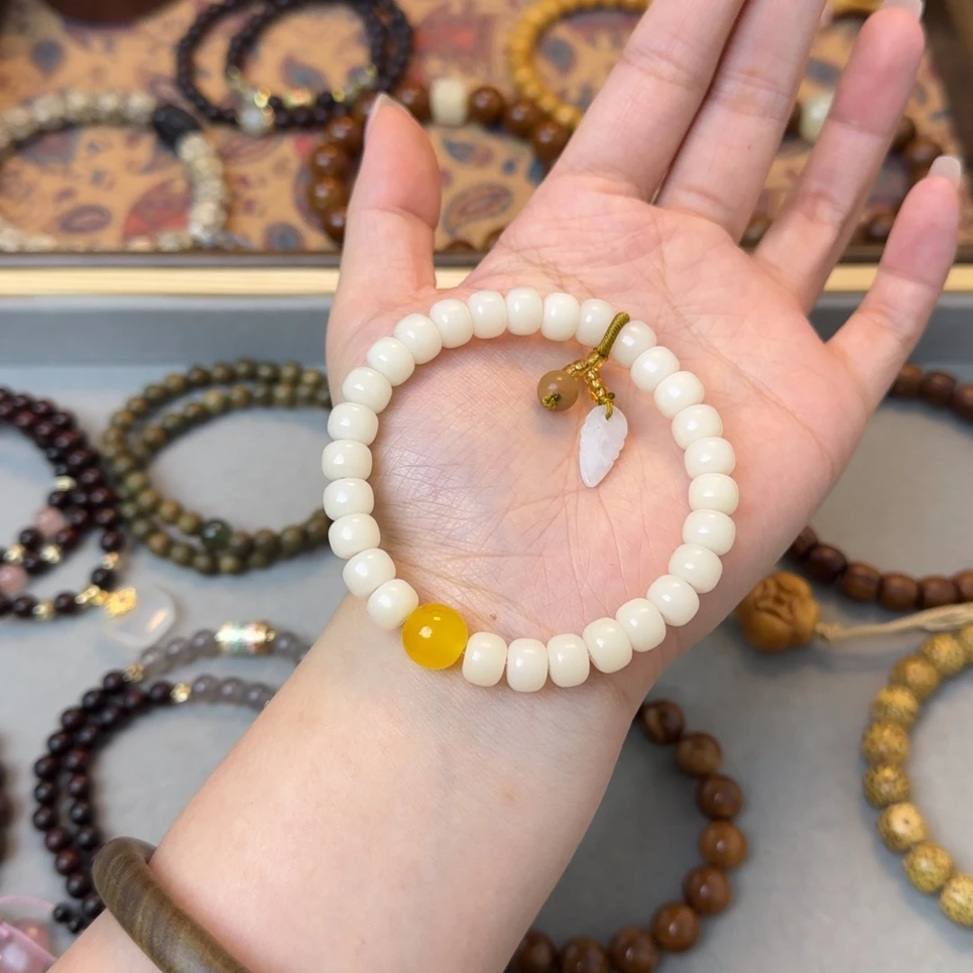 非洲紫檀（红花梨）把件白玉菩提