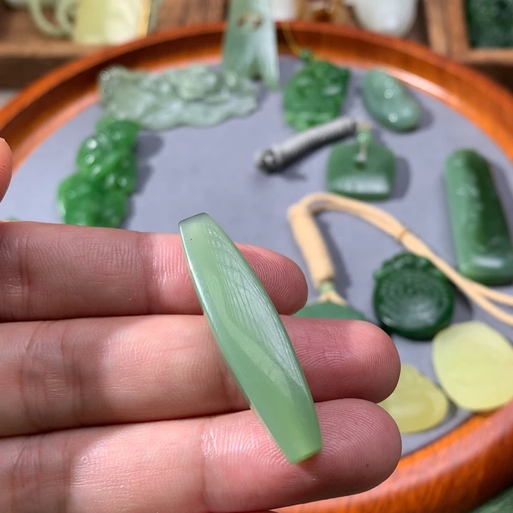 啦***啦颈饰未镶嵌和田玉