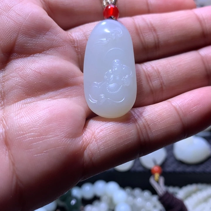 和田玉未镶嵌颈饰