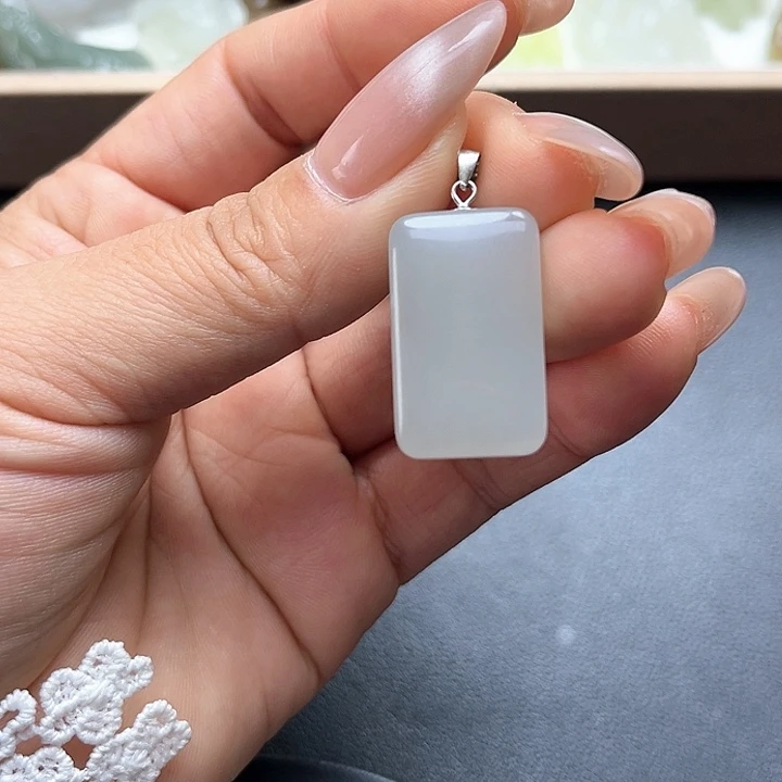 【闪购商品】颈饰未镶嵌和田玉