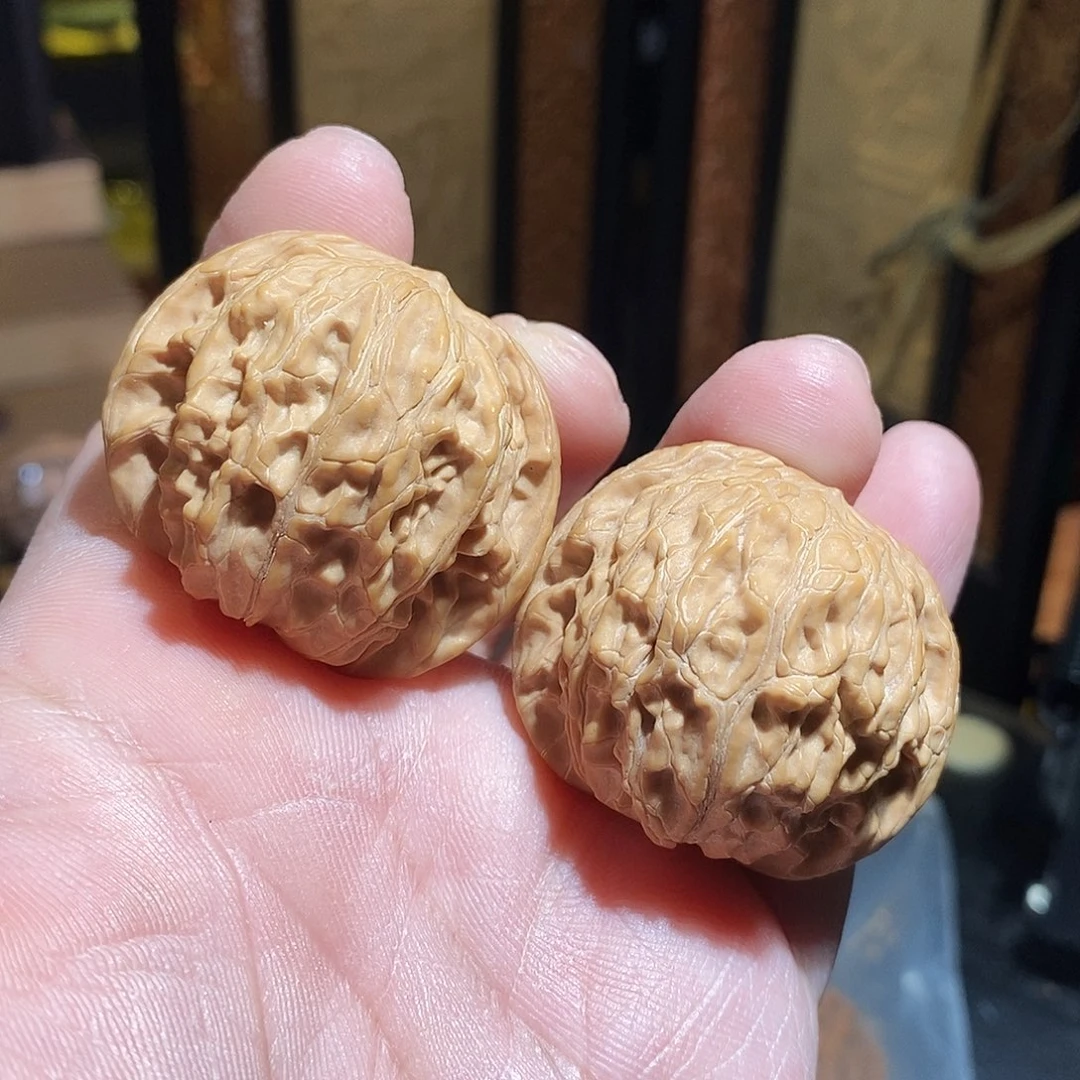 文玩核桃把件红**冰40磨盘全品